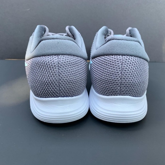 Nike Revolution - Picture 7 of 7